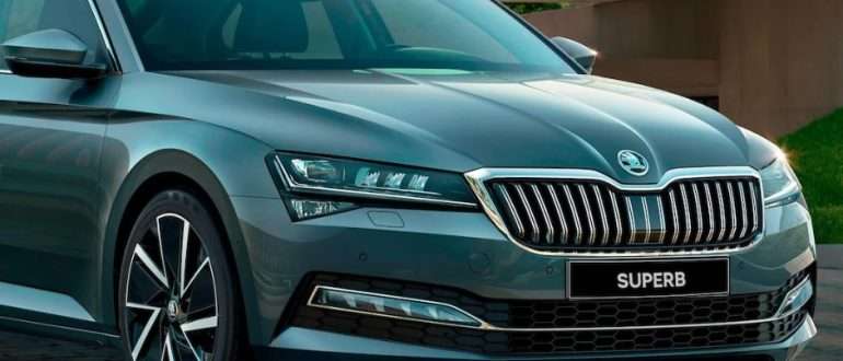 Флагман чешского автопрома: обзор Skoda Superb 2025 года